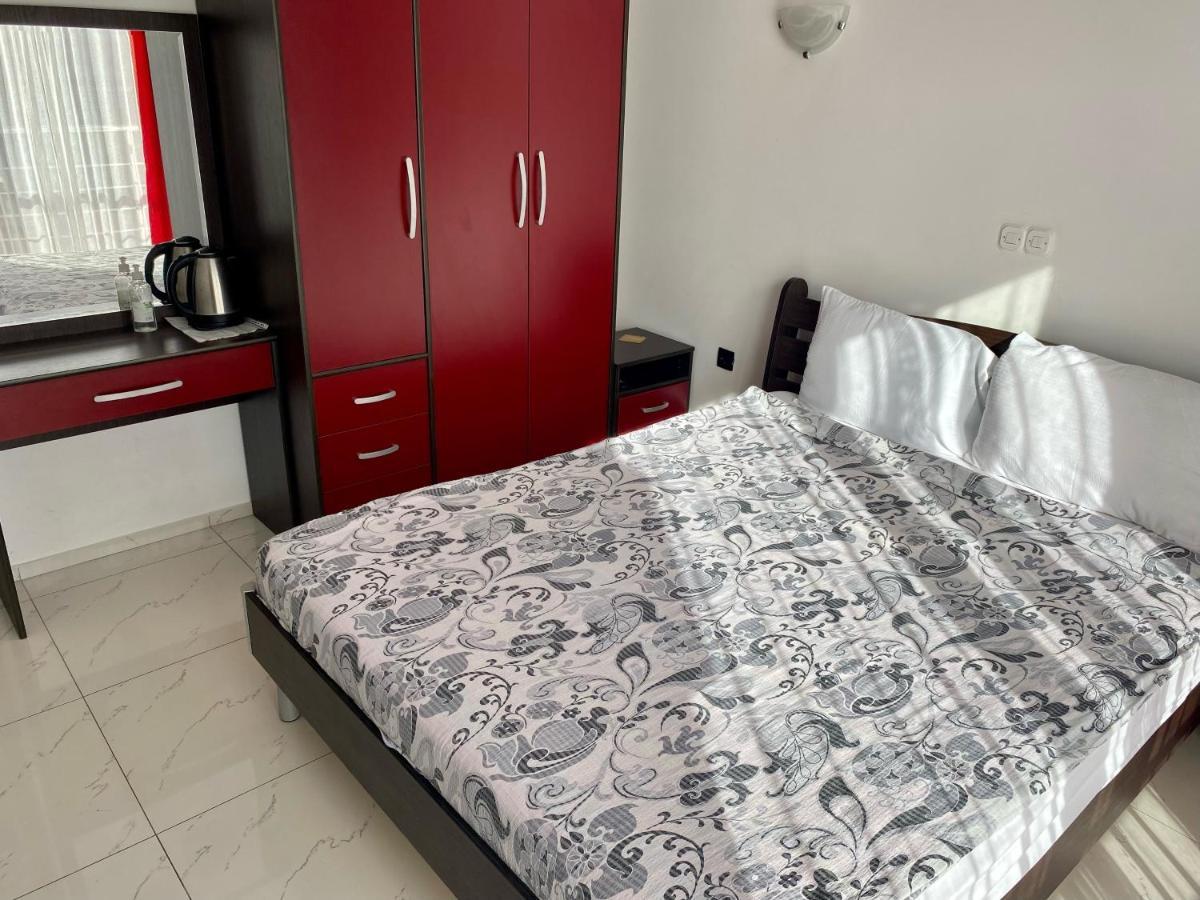 Манго Ohri Dış mekan fotoğraf